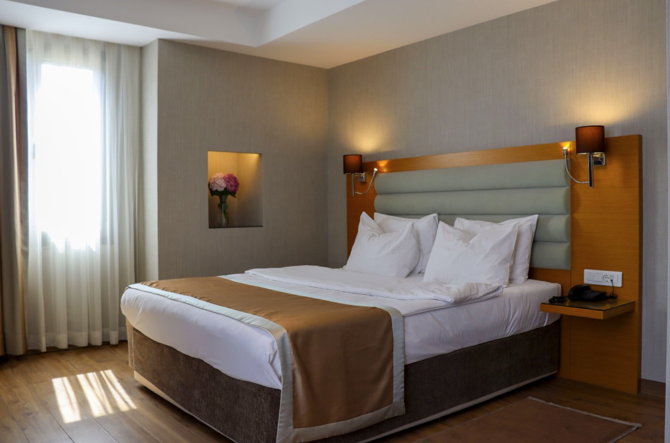 عکس هتل ریوا