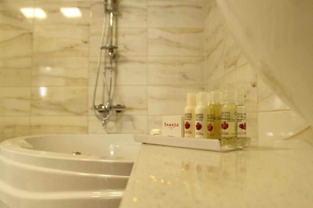 عکس هتل رامادا (Ramada)