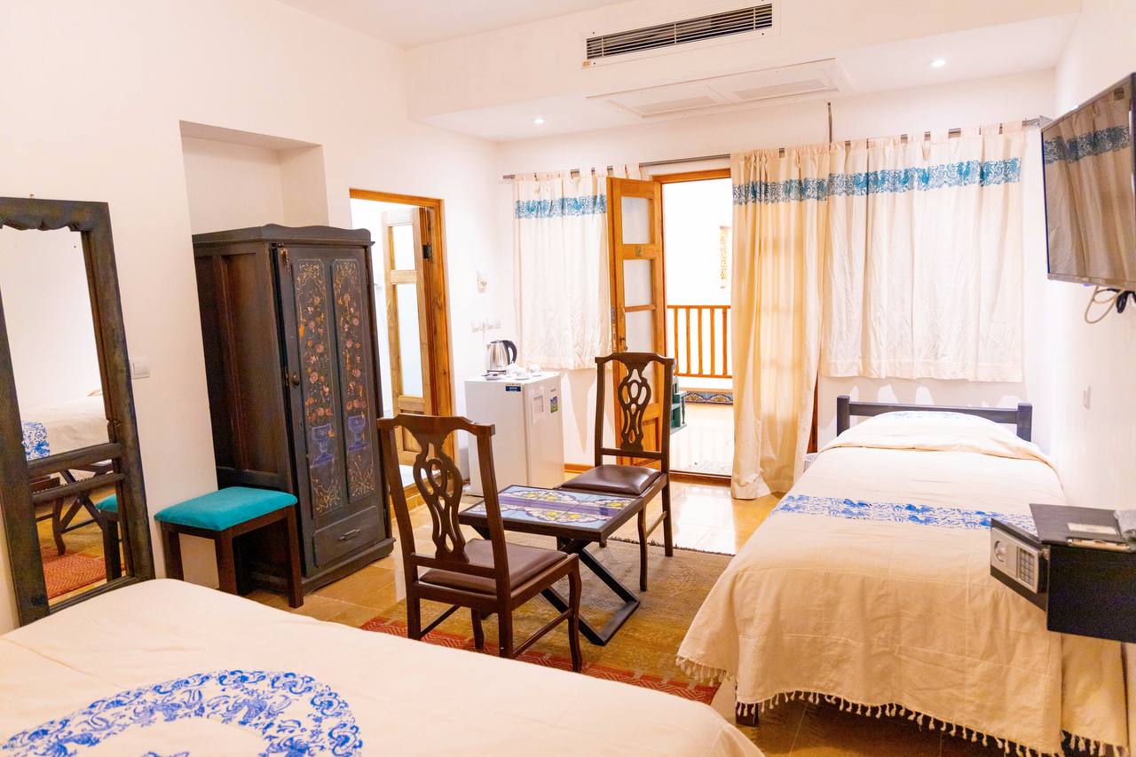 عکس هتل بخردی