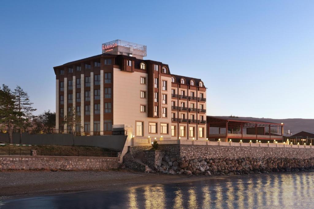 عکس هتل رامادا (Ramada)