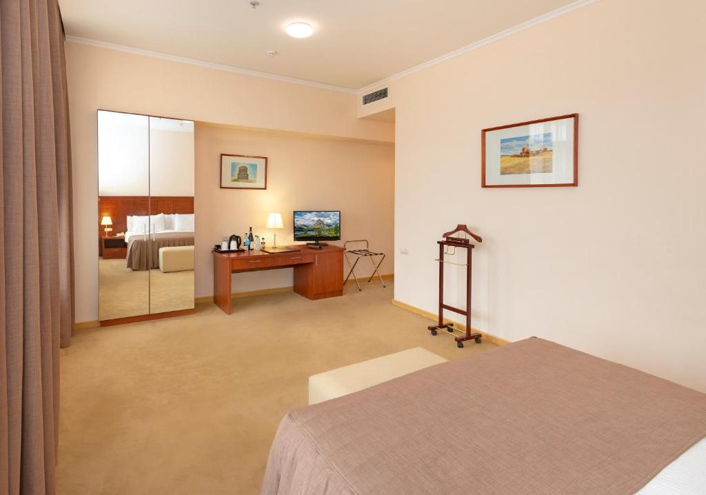 عکس هتل آنی پلازا (Ani Plaza)