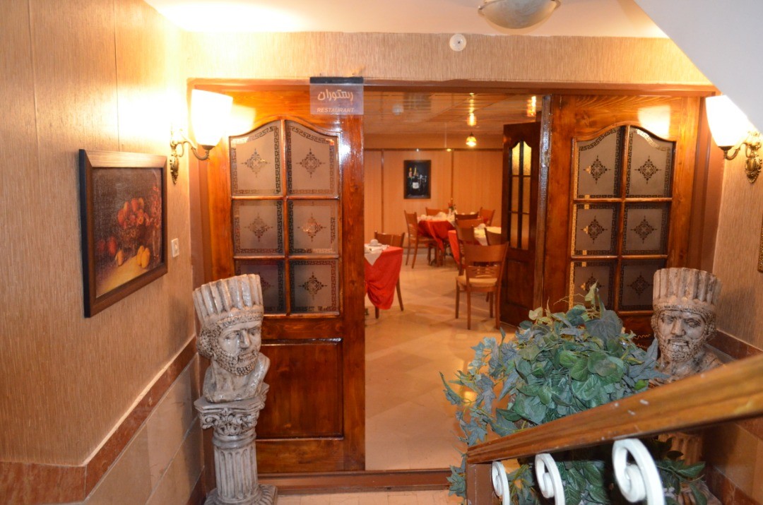 عکس هتل ایده آل