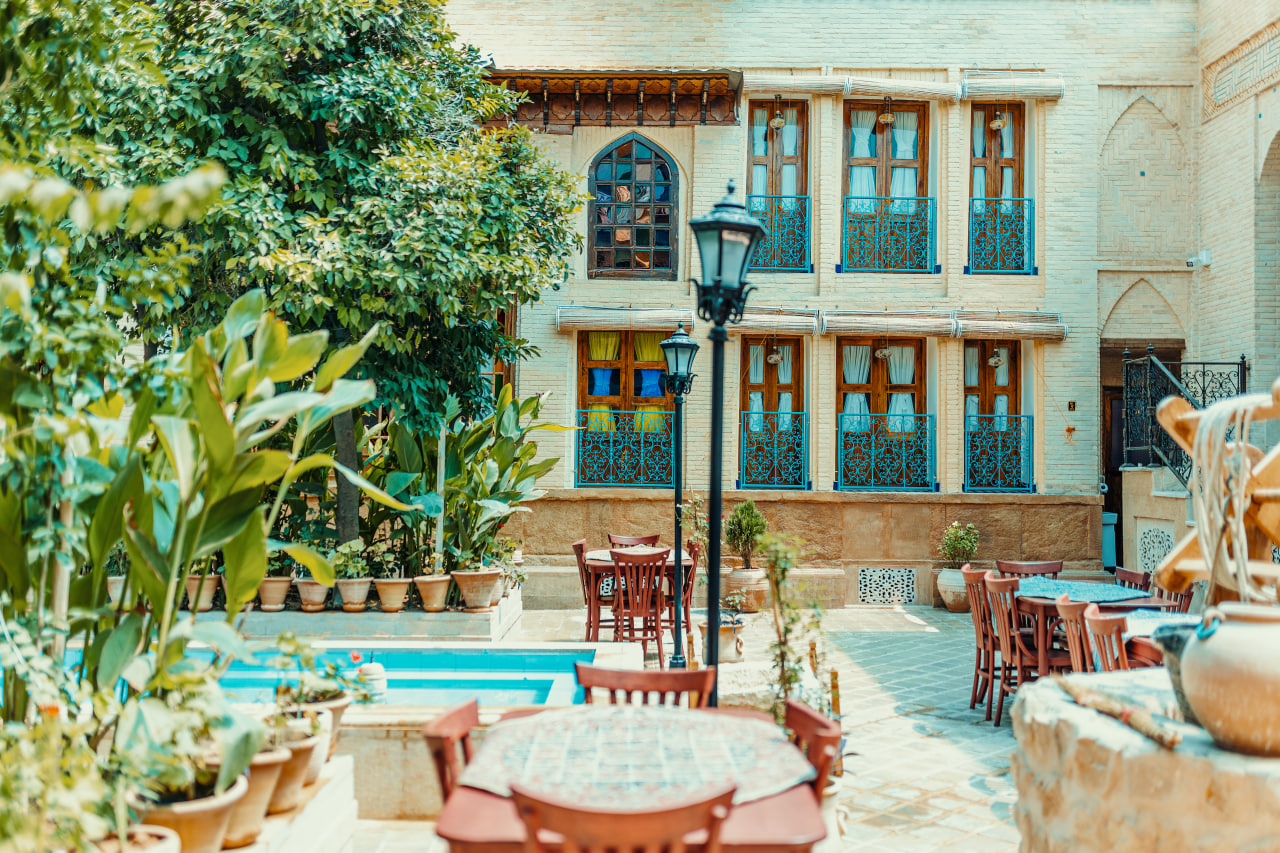 عکس هتل آناهید