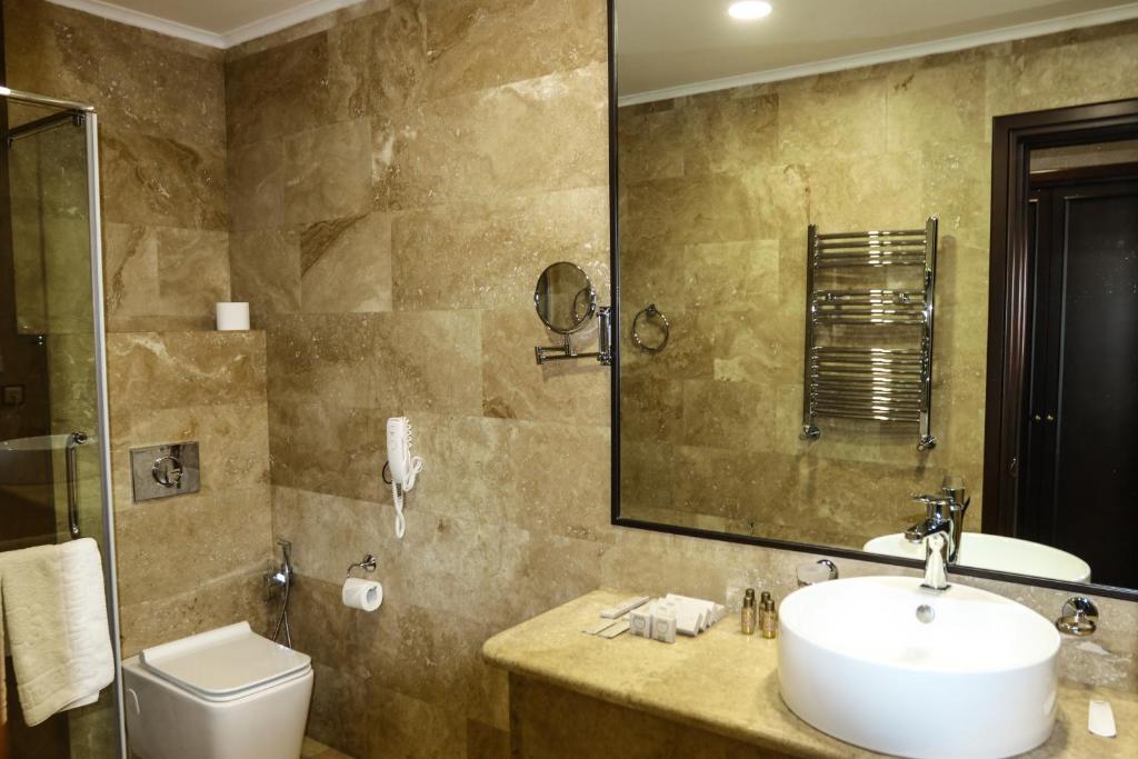 عکس هتل کنیاک (Konyak)