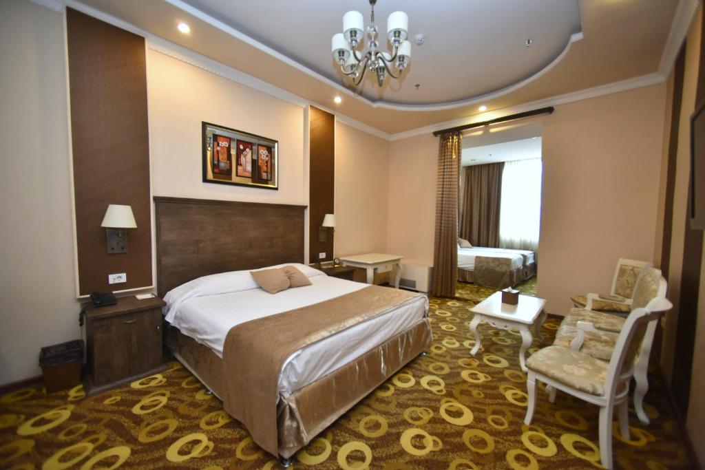 عکس هتل ایمپریال پالاس (Imperial Palace)