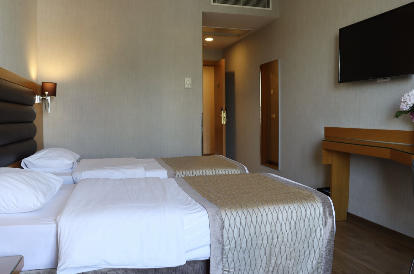 عکس هتل ریوا