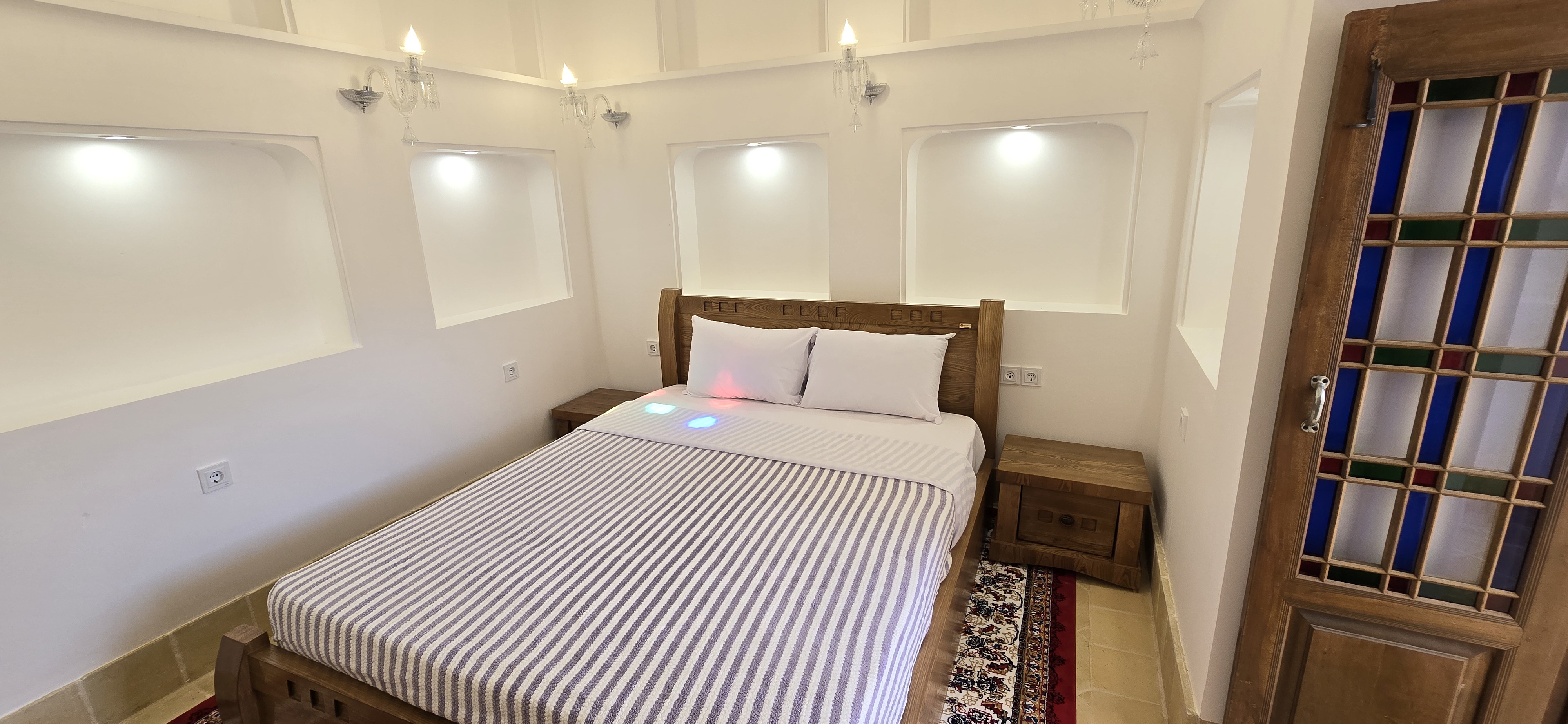 عکس هتل خانه حقیقت