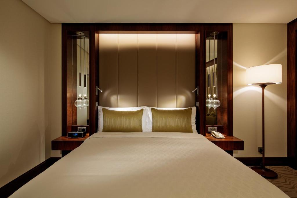 عکس هتل کنراد (Conrad)