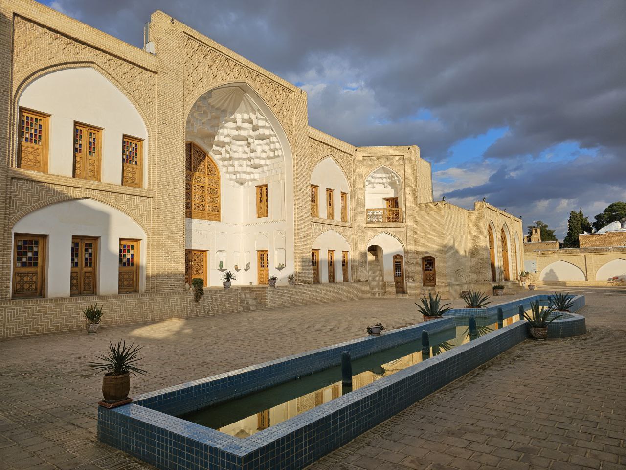 تصویر هتل عمارت حاکم