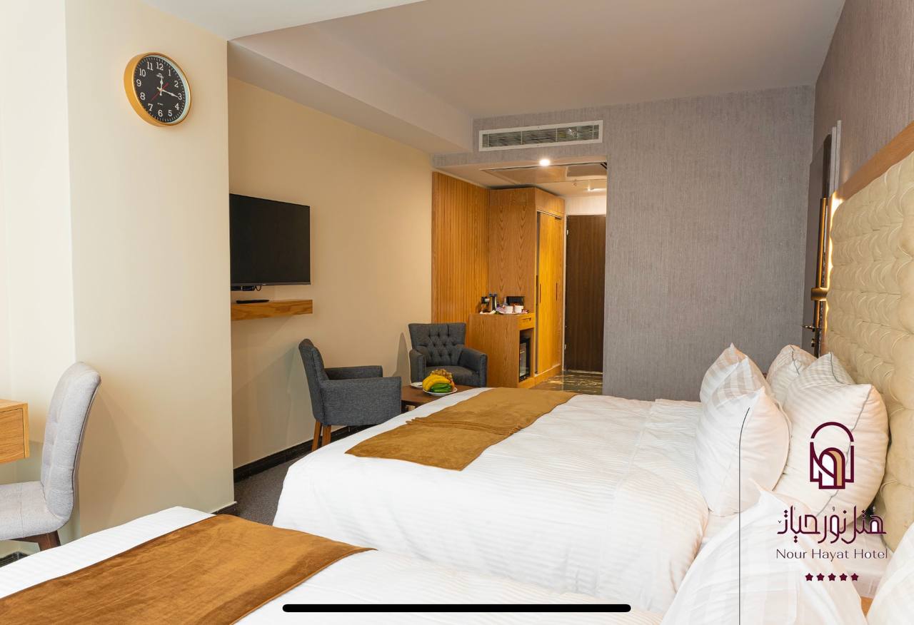 عکس هتل نور حیات