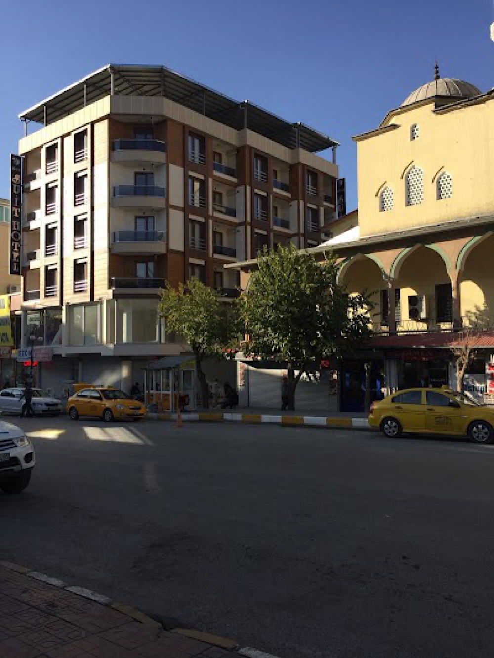 عکس هتل رئال سوئیت (Real Suite)