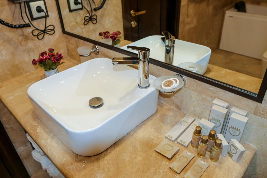 عکس هتل کنیاک (Konyak)