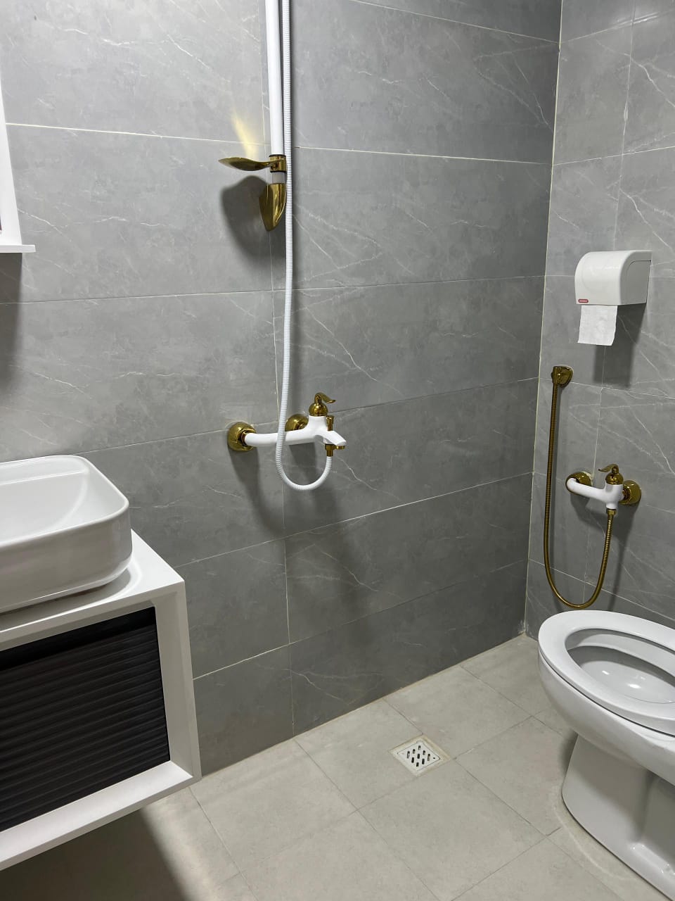 عکس هتل گل ابریشم