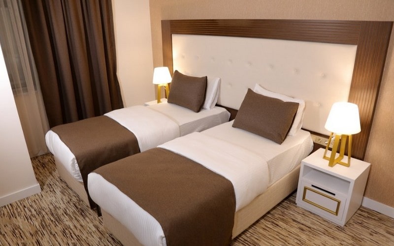 عکس هتل وان لایف (Van Life)