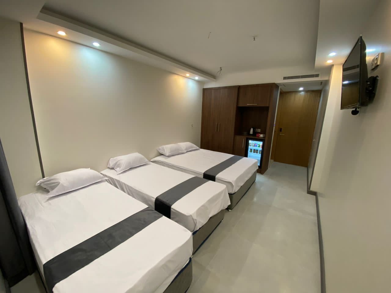 عکس هتل آوات