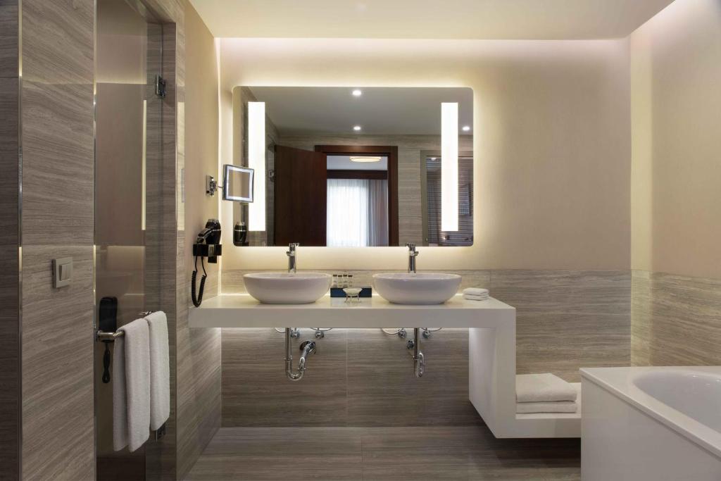 عکس هتل شرایتون سیتی سنتر (Sheraton City Center)