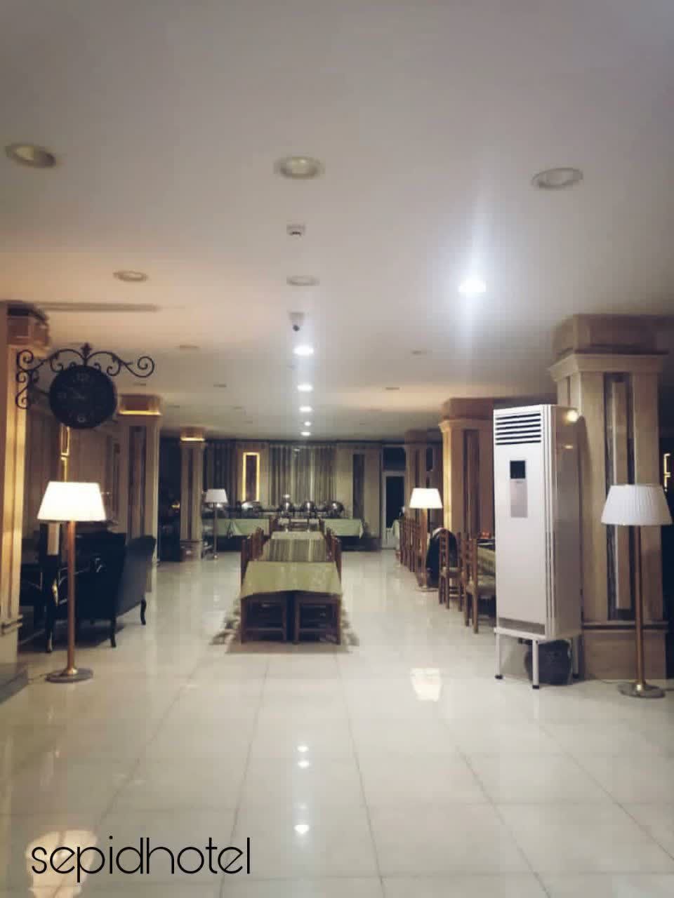 عکس هتل سپید