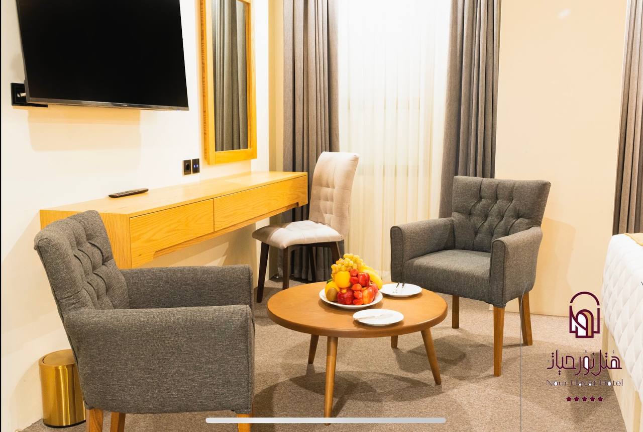 عکس هتل نور حیات