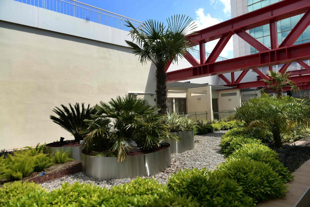 عکس هتل رامادا انکور (Ramada Encore)