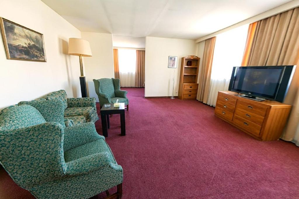 عکس هتل رجینه (Regineh)