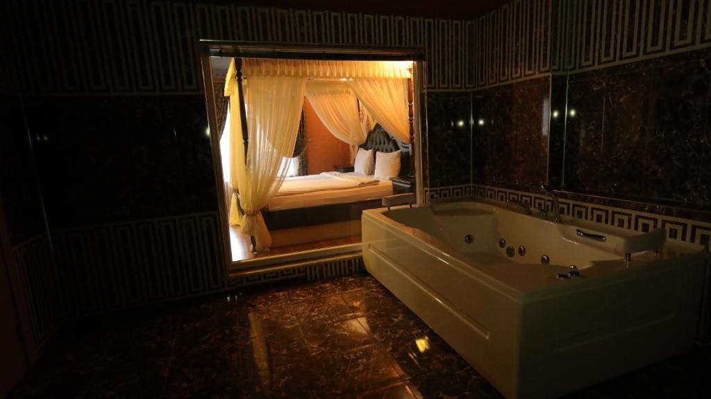 عکس هتل ریفرم (Reform)