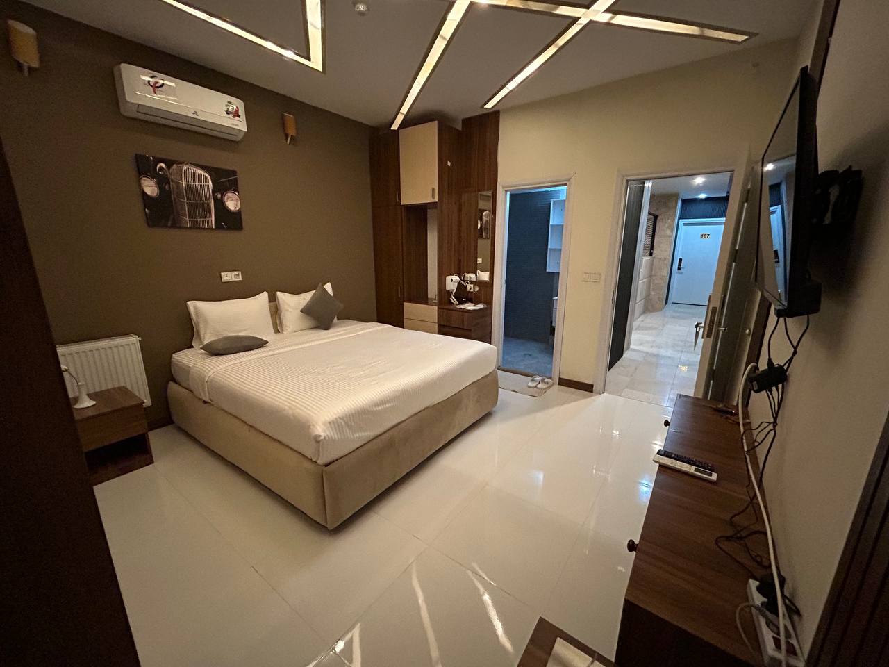 عکس هتل باغ چهار فصل