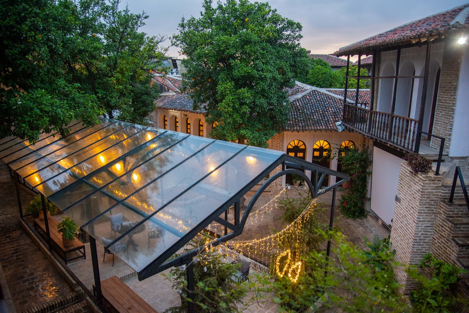 عکس هتل سنتی تخت جمشید