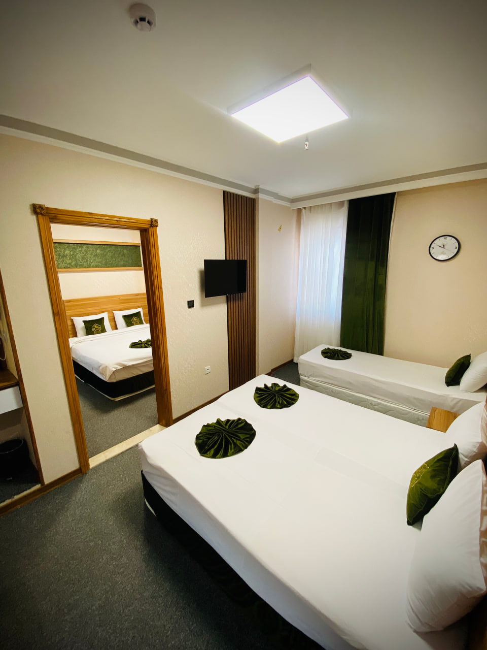 عکس هتل ضیافت نور