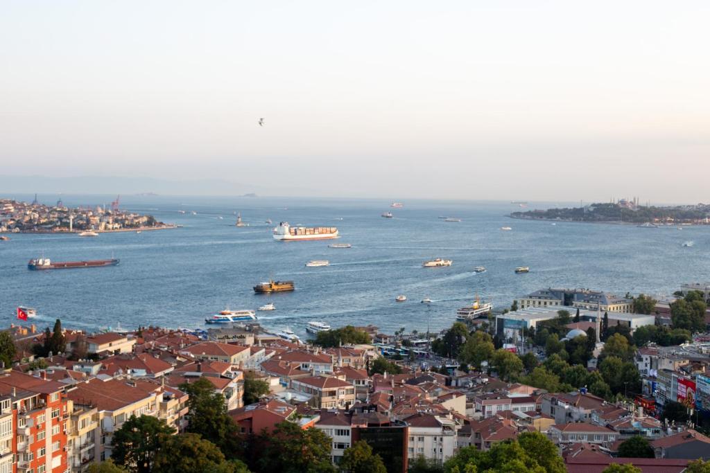 عکس هتل کنراد (Conrad)