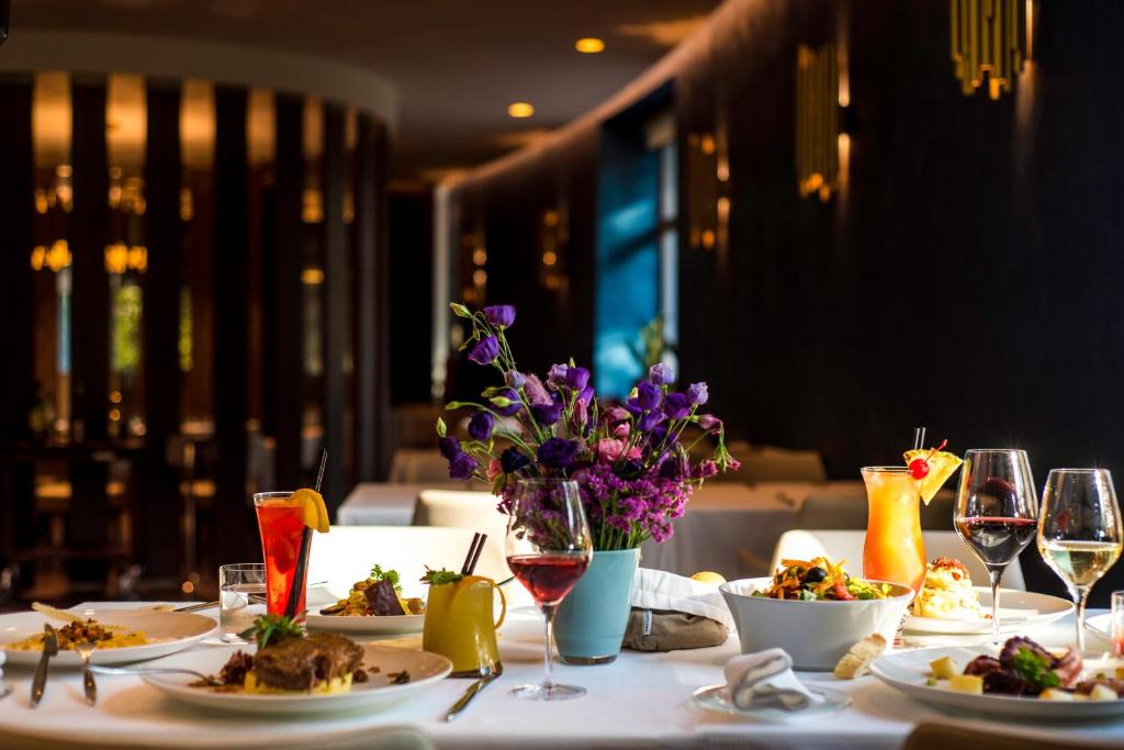 عکس هتل دابل تری بای هیلتون (Doubletree by Hilton)