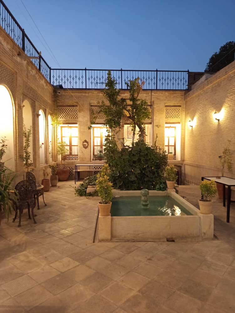 عکس هتل صوفی راز