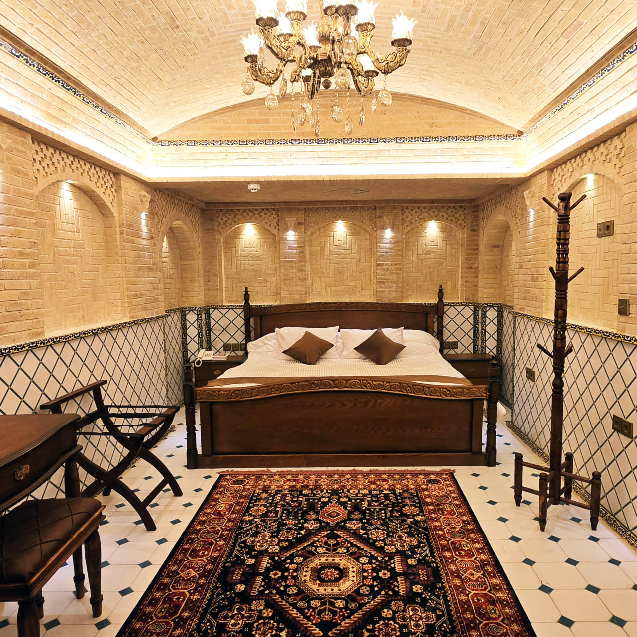 تصویر هتل عمارت محلاتی