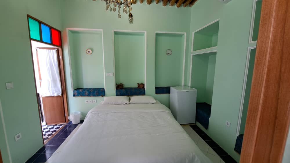 عکس هتل طاوسی