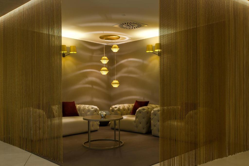 عکس هتل دابل تری بای هیلتون (Doubletree by Hilton)