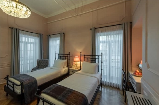 عکس هتل نظامیه