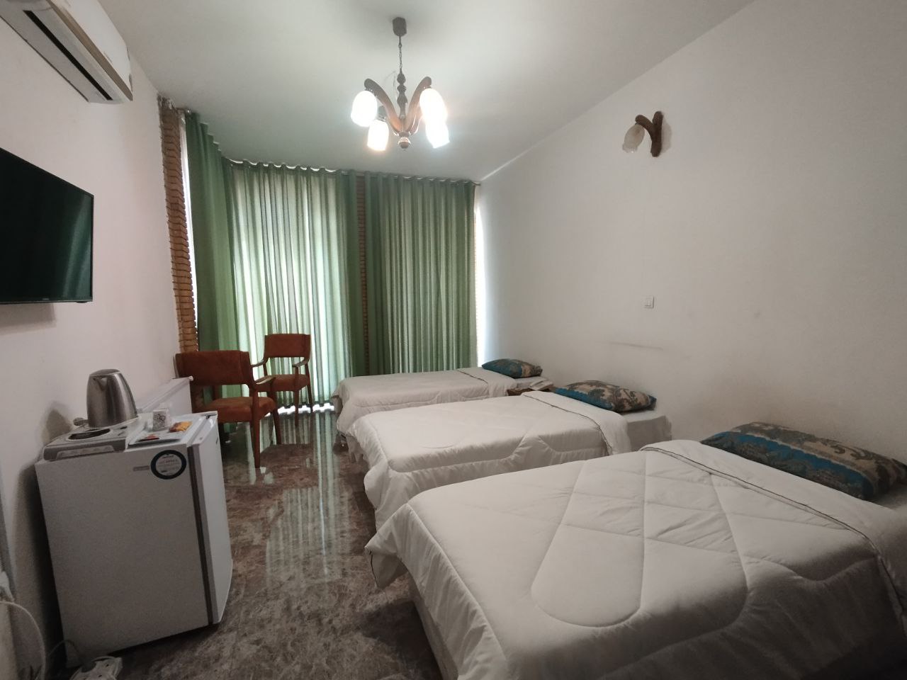 عکس هتل نصر کارمانیا