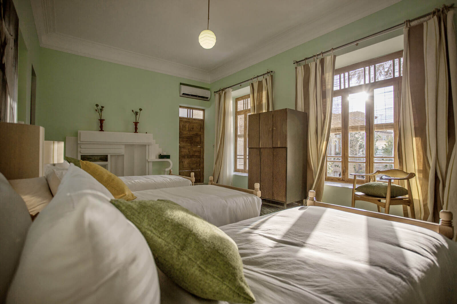 عکس هتل درب شازده