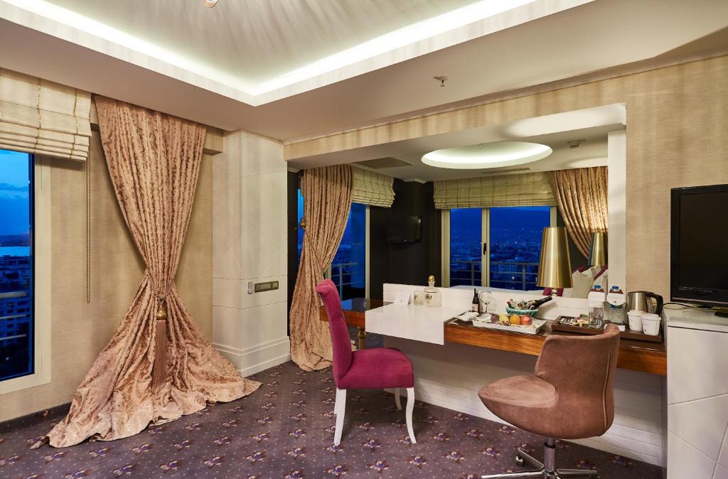 عکس هتل دابل تری بای هیلتون آلسانجاک (Doubletree by Hilton Alsancak)