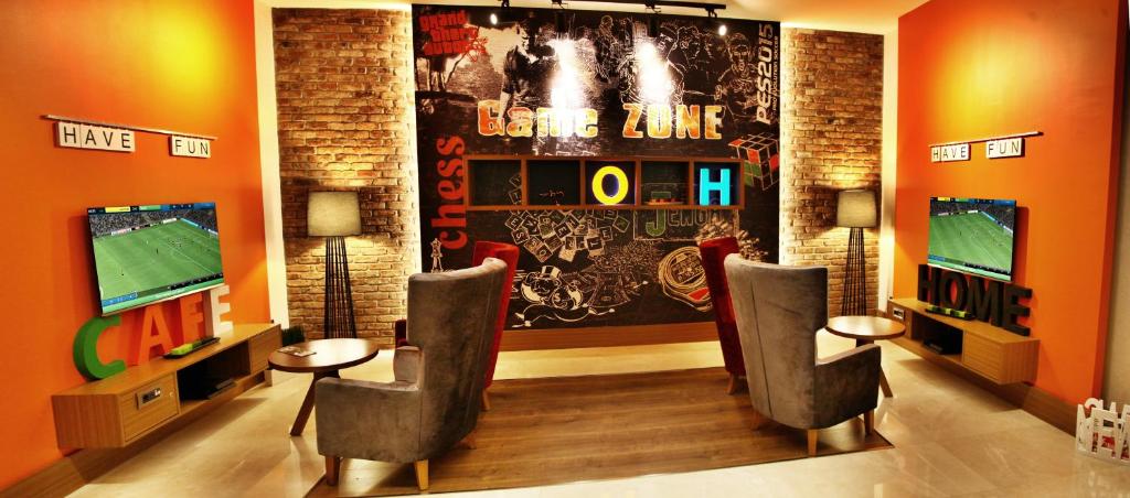 عکس هتل هالیدی این کوکورامبار (Holiday Inn Cukurambar)