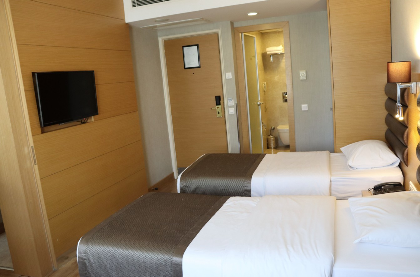 عکس هتل ریوا