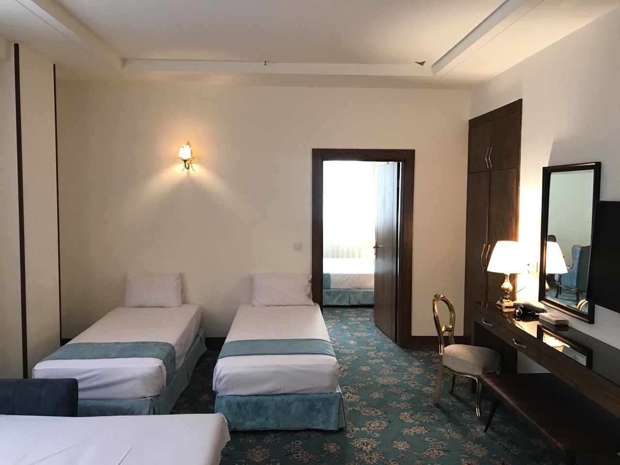 عکس هتل شکوه شارستان