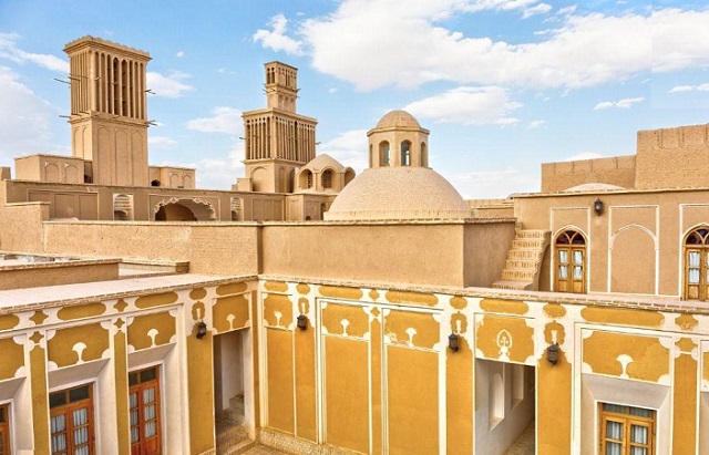 تصویر هتل تاریخی خانه آقازاده
