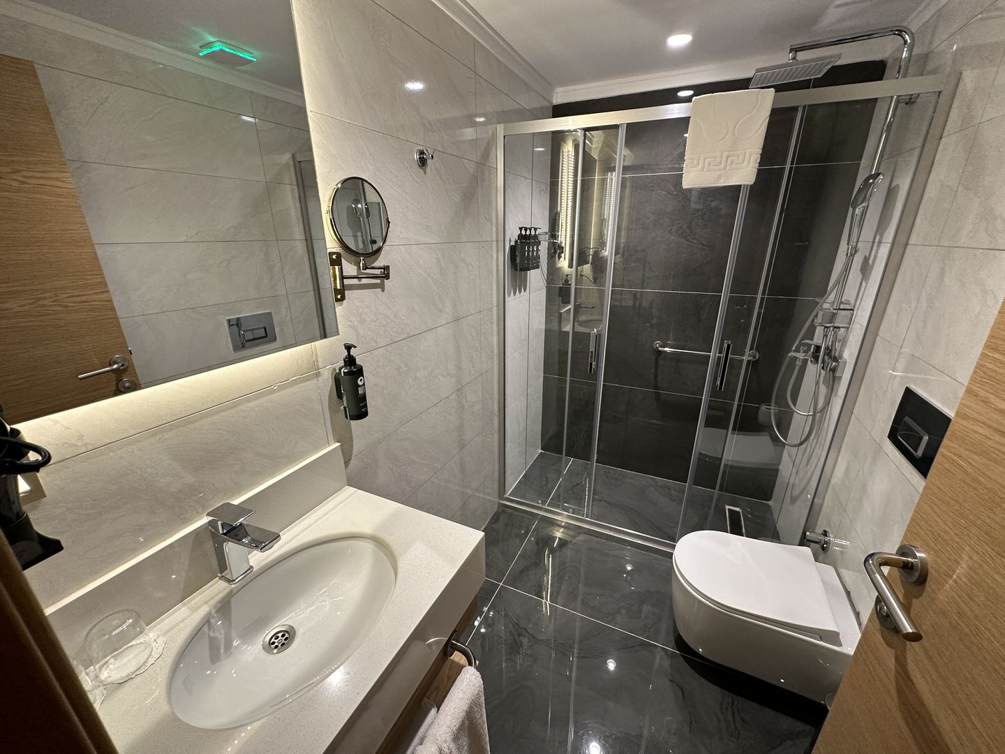 عکس هتل دیز این بای ویندهام بومونتی (Days Inn by Wyndham Bomonti)