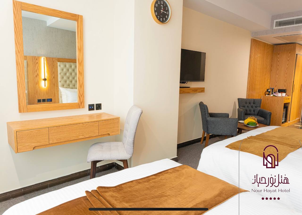 عکس هتل نور حیات