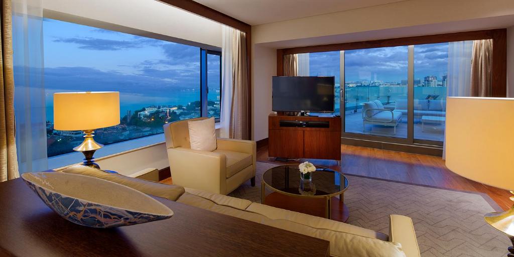 عکس هتل کنراد (Conrad)