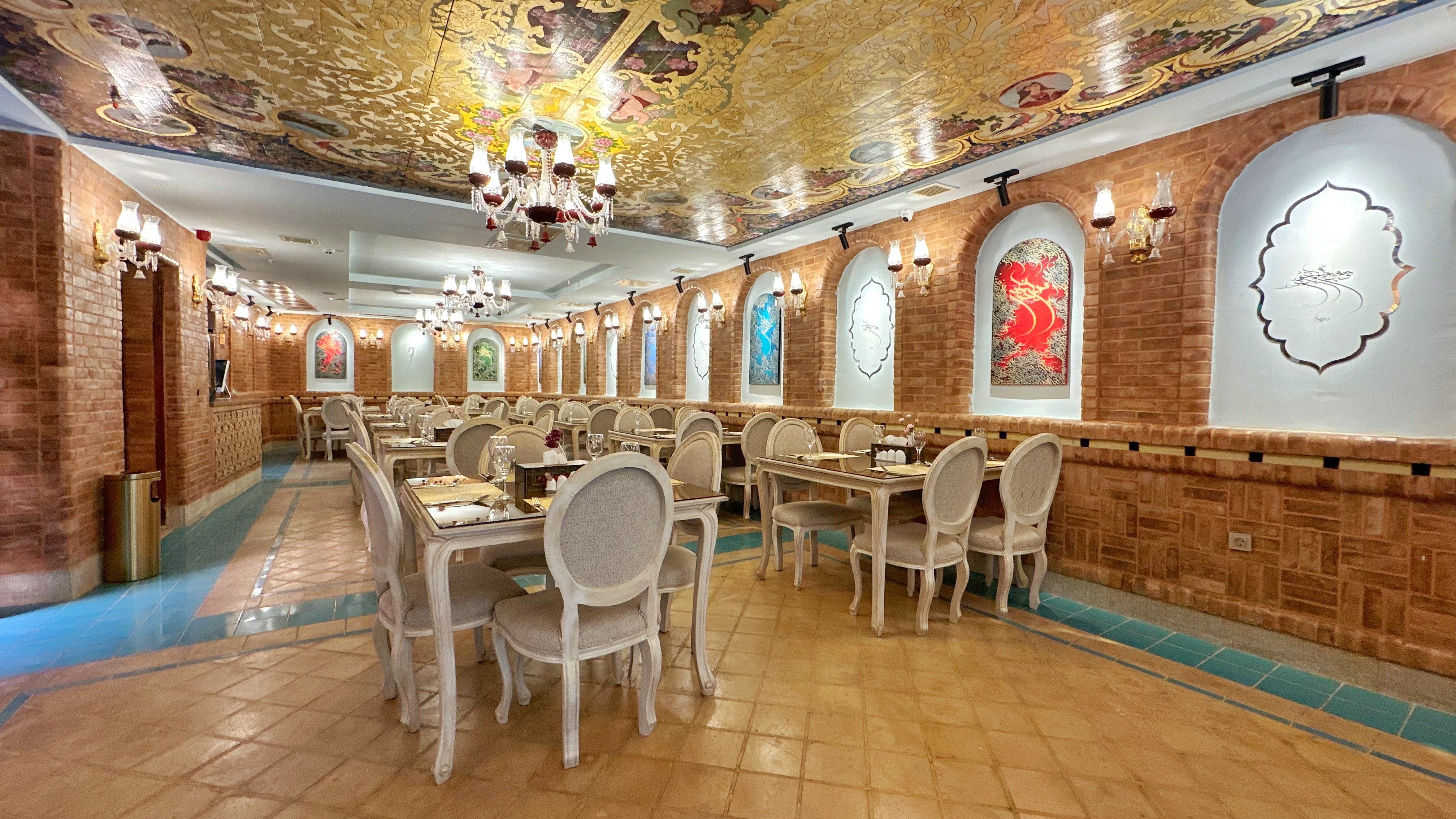 عکس هتل سنتی یوتاب