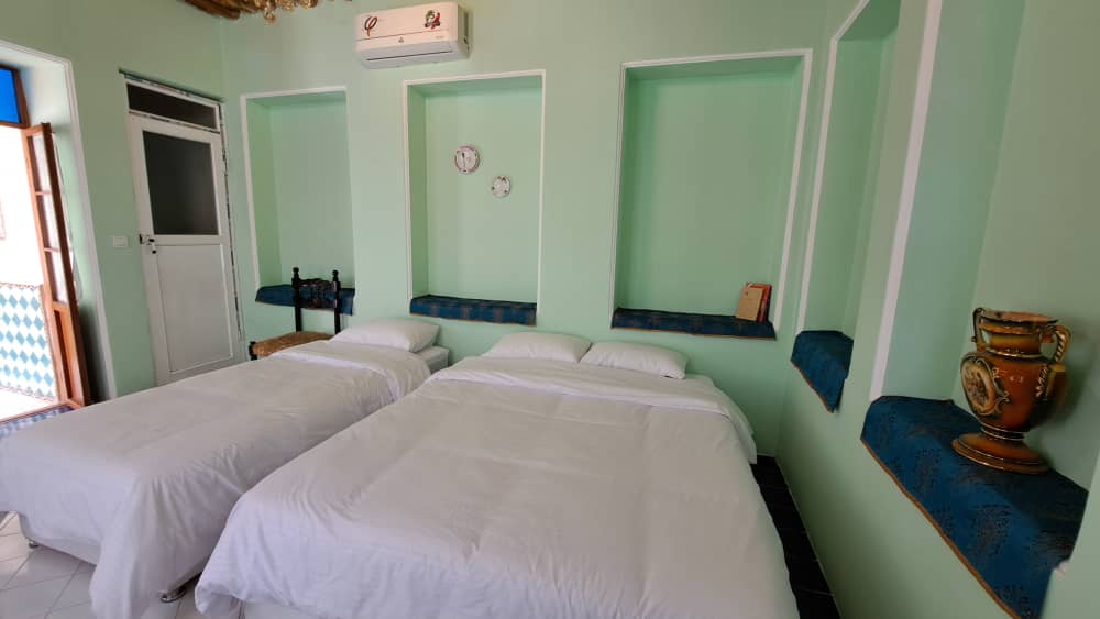 عکس هتل طاوسی