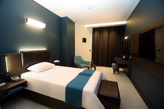 عکس هتل آتانا