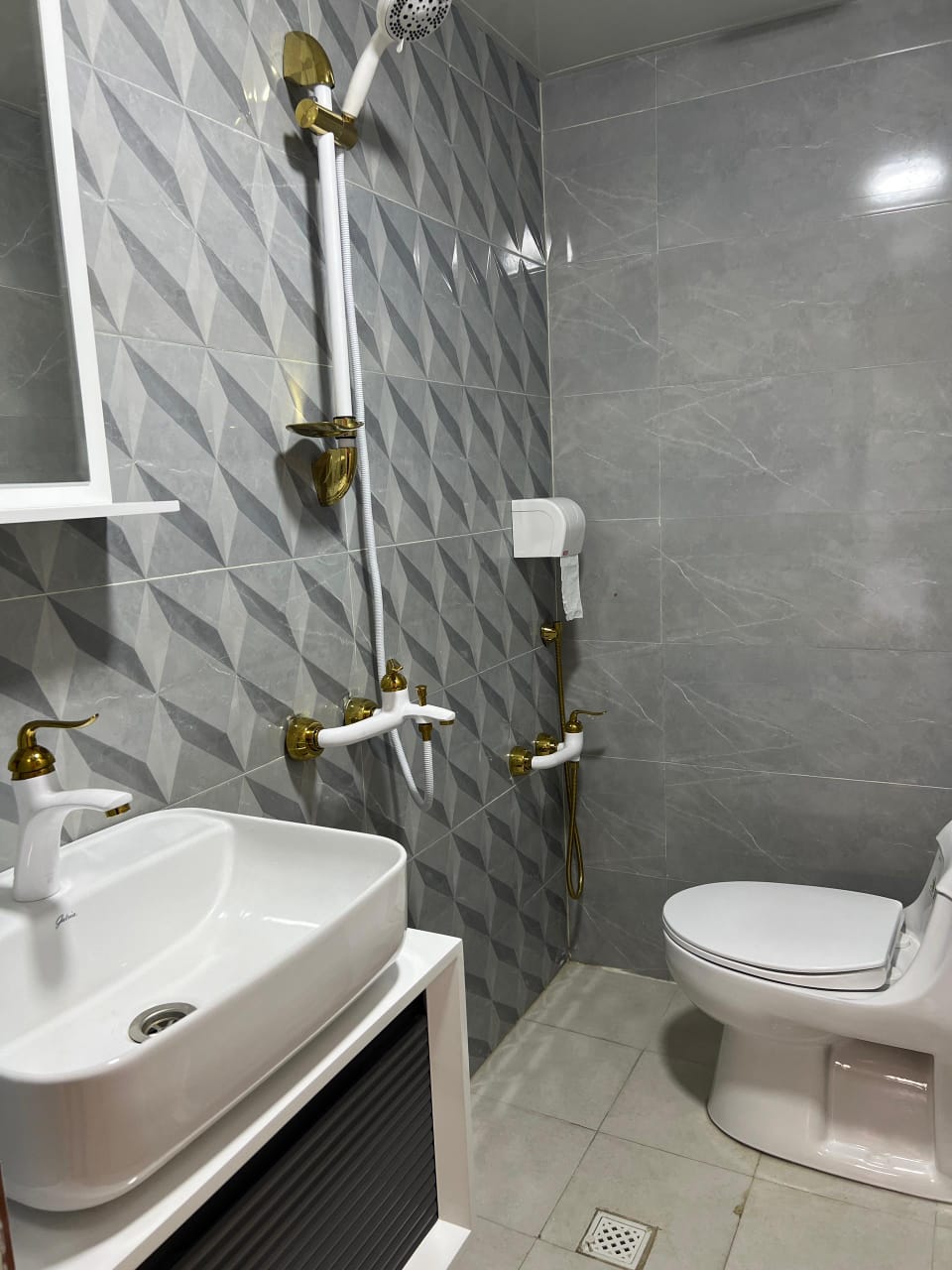 عکس هتل گل ابریشم