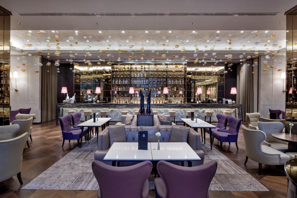 عکس هتل هیلتون (Hilton)